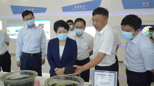 吳桂英調研長沙礦冶院科技創新及國家重點實驗室建設情況